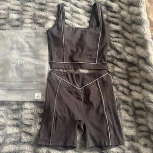 YLLW workout athletic wear SET (top & shorts) DANNY TANK CHARCOAL SHORTS NEW